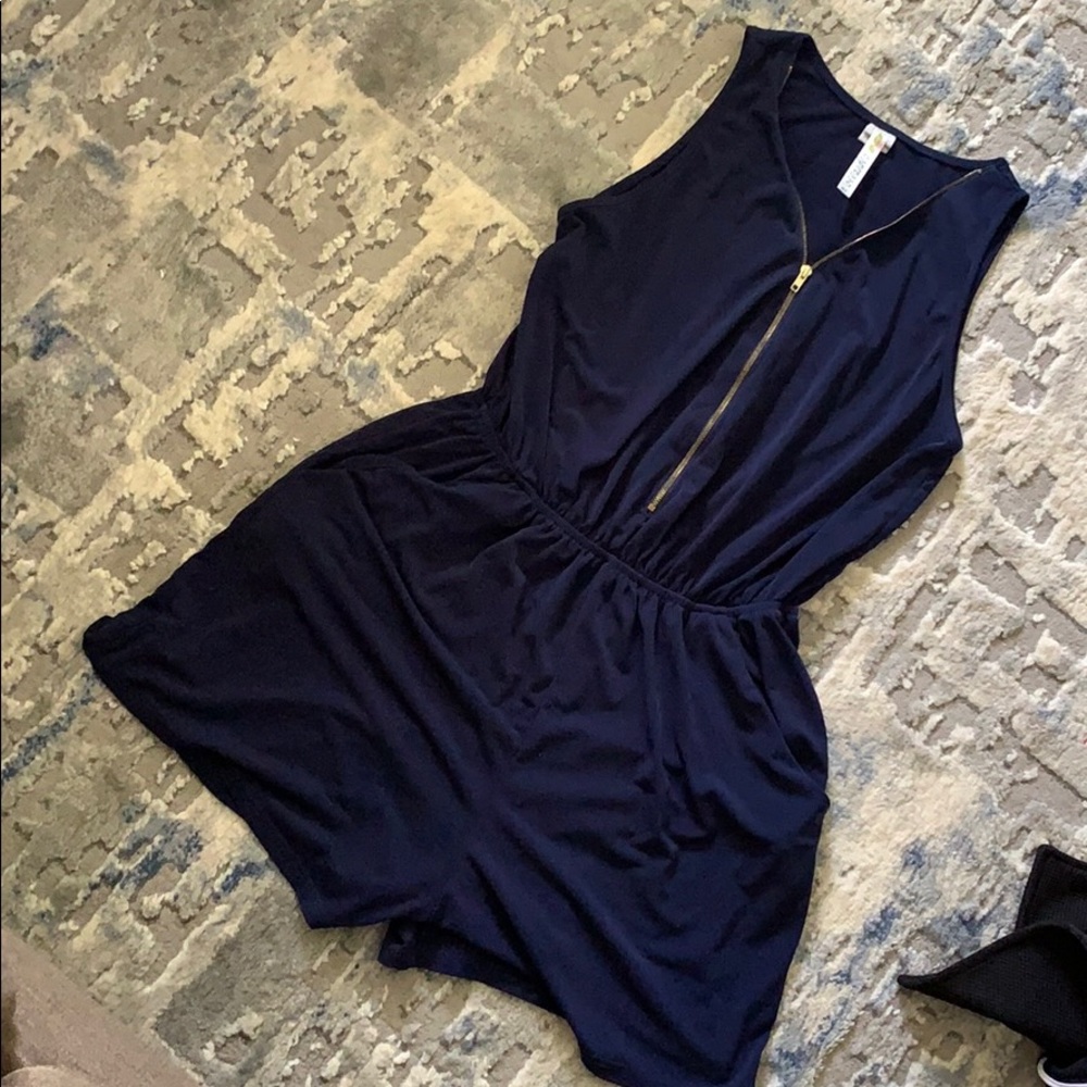 Smedium navy blue romper🌀🌀